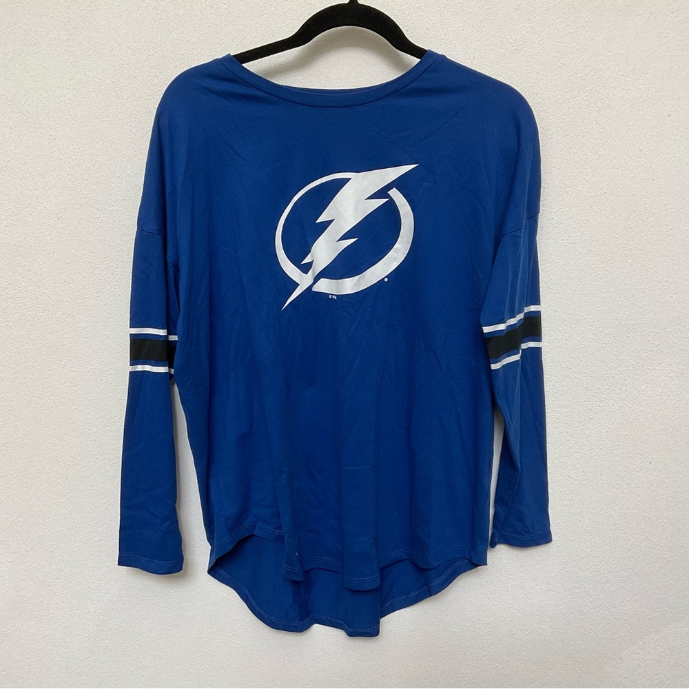 NHL Blue, White Tampa Bay Lightning Women's Long Sleeve Size Small Hockey